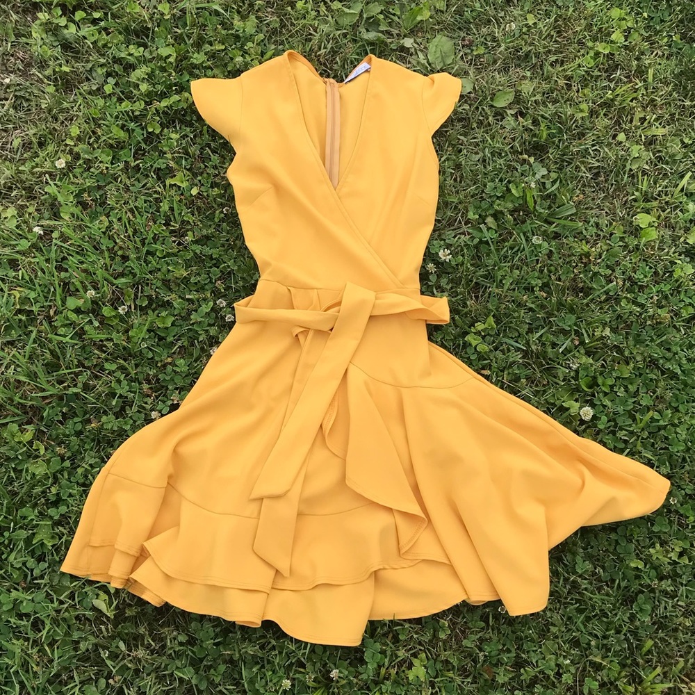 NWOT Boutique dress🌿